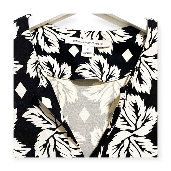 Diane von Furstenberg Silk Reina Giant Leaf Dress, size 2 - Picture 10 of 11